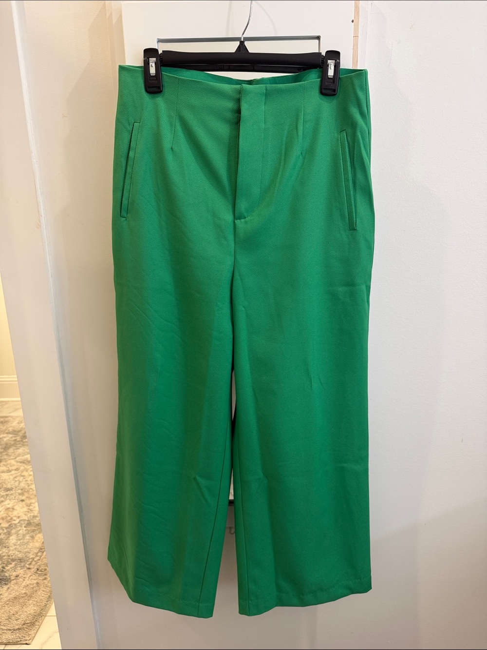 glam Green Flat-Front Wide-Leg Men’s Shorts